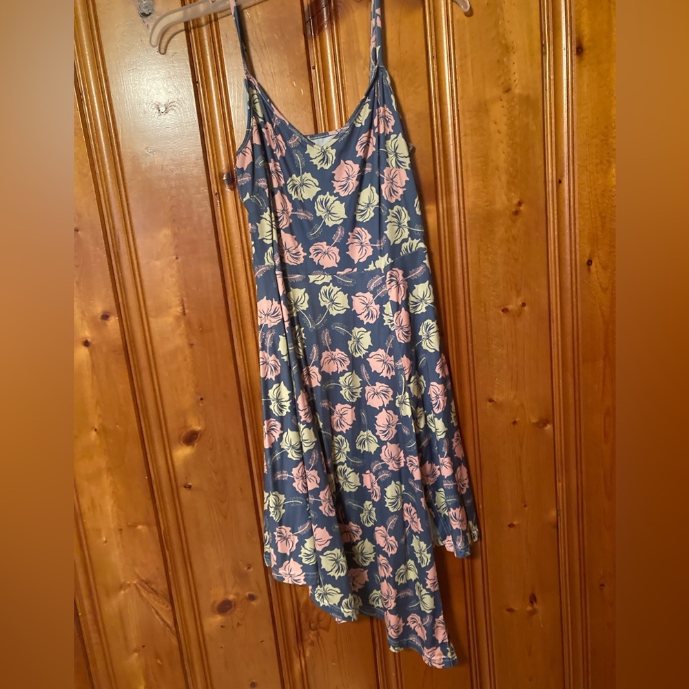 Womens dress Style & Copany S size says X-Large but fits like a Medium